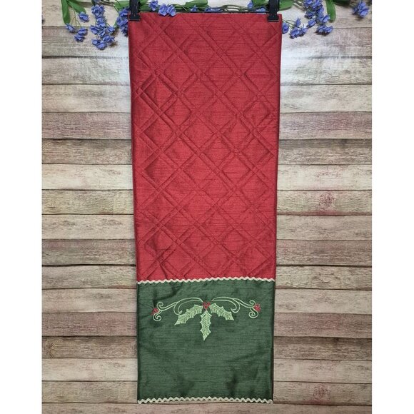 NWOT Earl & Wilson Christmas Quilted Holly Red & Green Table Runner 72" x 14" - Picture 2 of 7